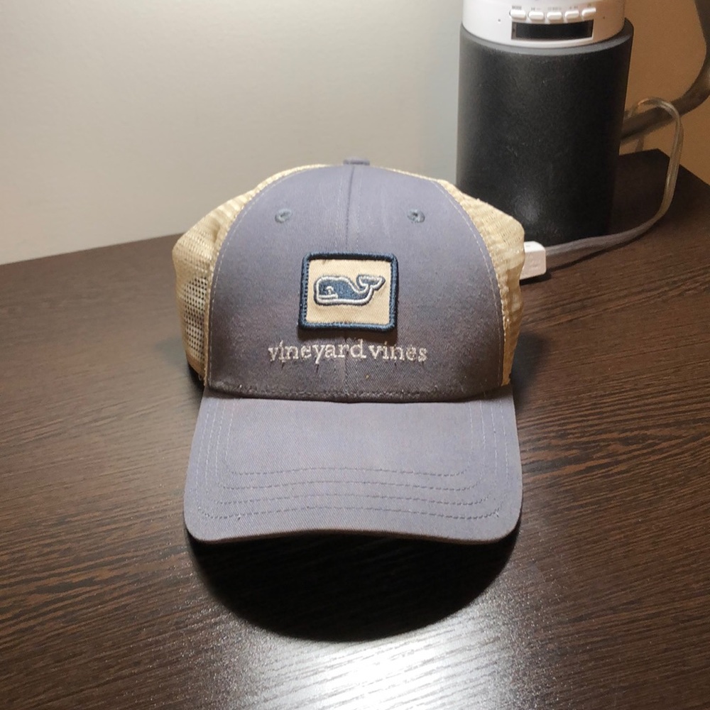Vineyard vines hat